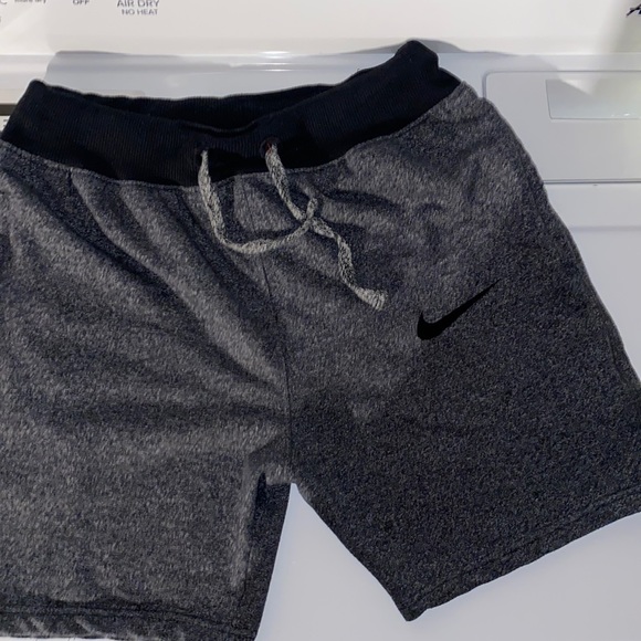 Nike Shorts - Picture 1 of 3